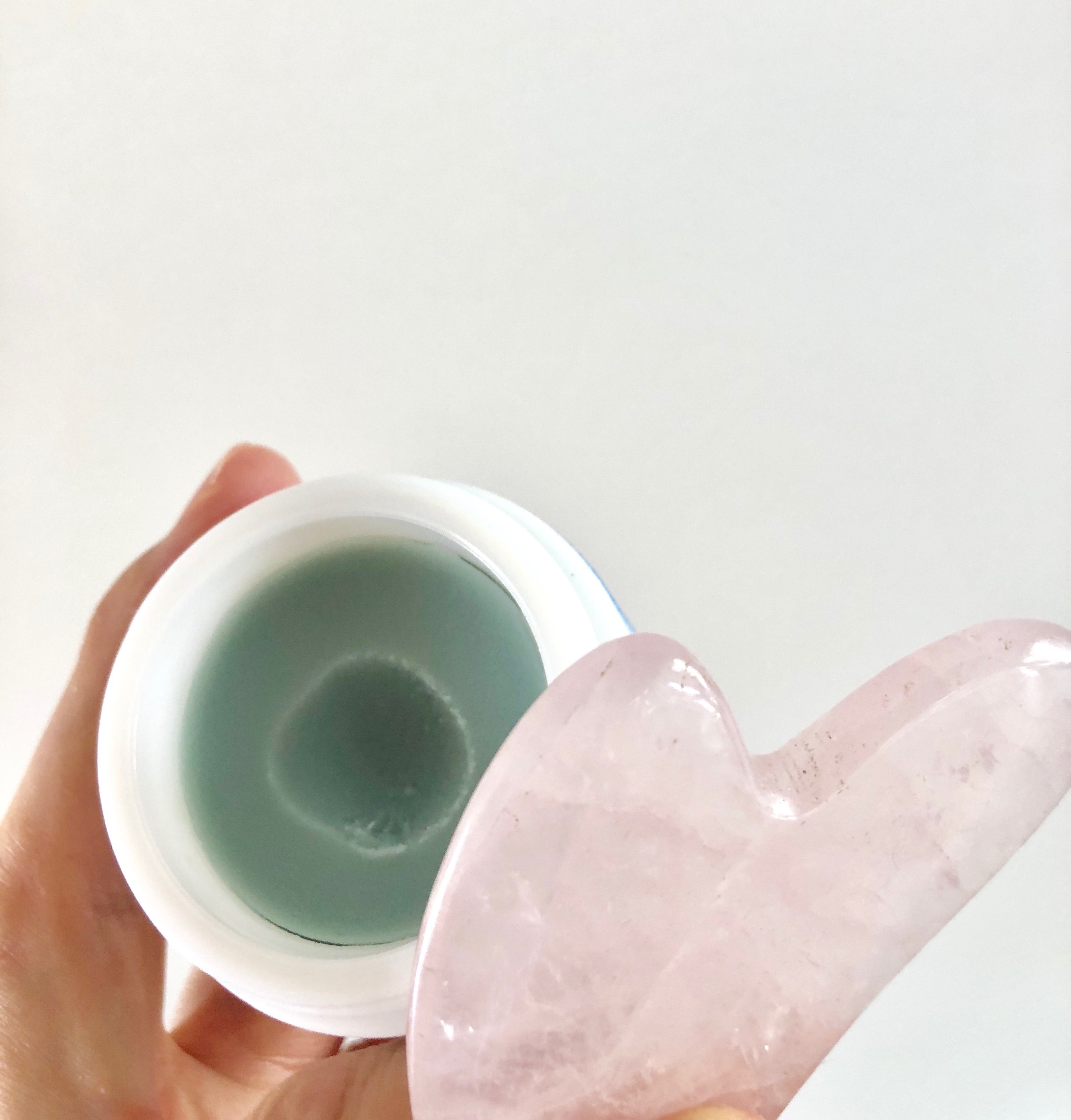 Gua Sha pour le rajeunissement de la peau du visage